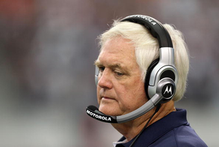 Illustration for article titled A Children's Treasury Of Wade Phillips Looking Befuddled On The Sideline